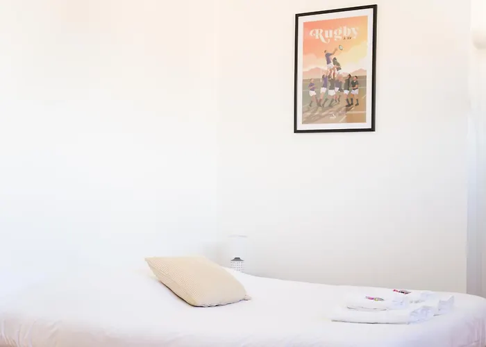 Holiday home La Maison Abaselle - 10 Personnes - Jardin Tarbes