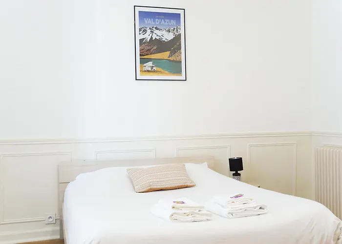 Holiday home La Maison Abaselle - 10 Personnes - Jardin Tarbes